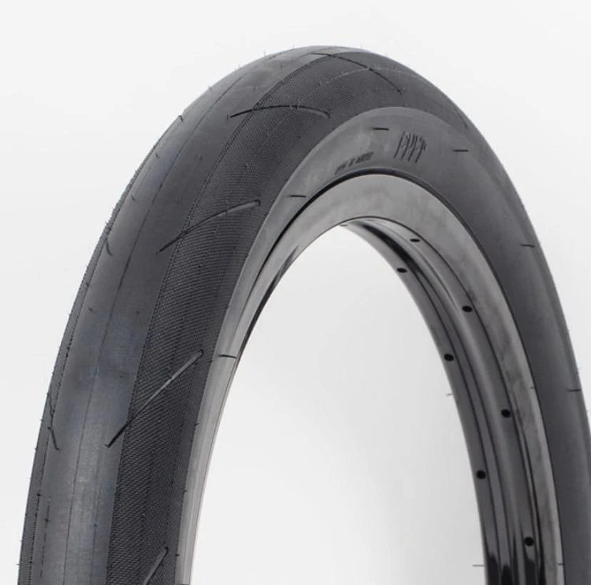 Cult Pool Tyre 2.4”